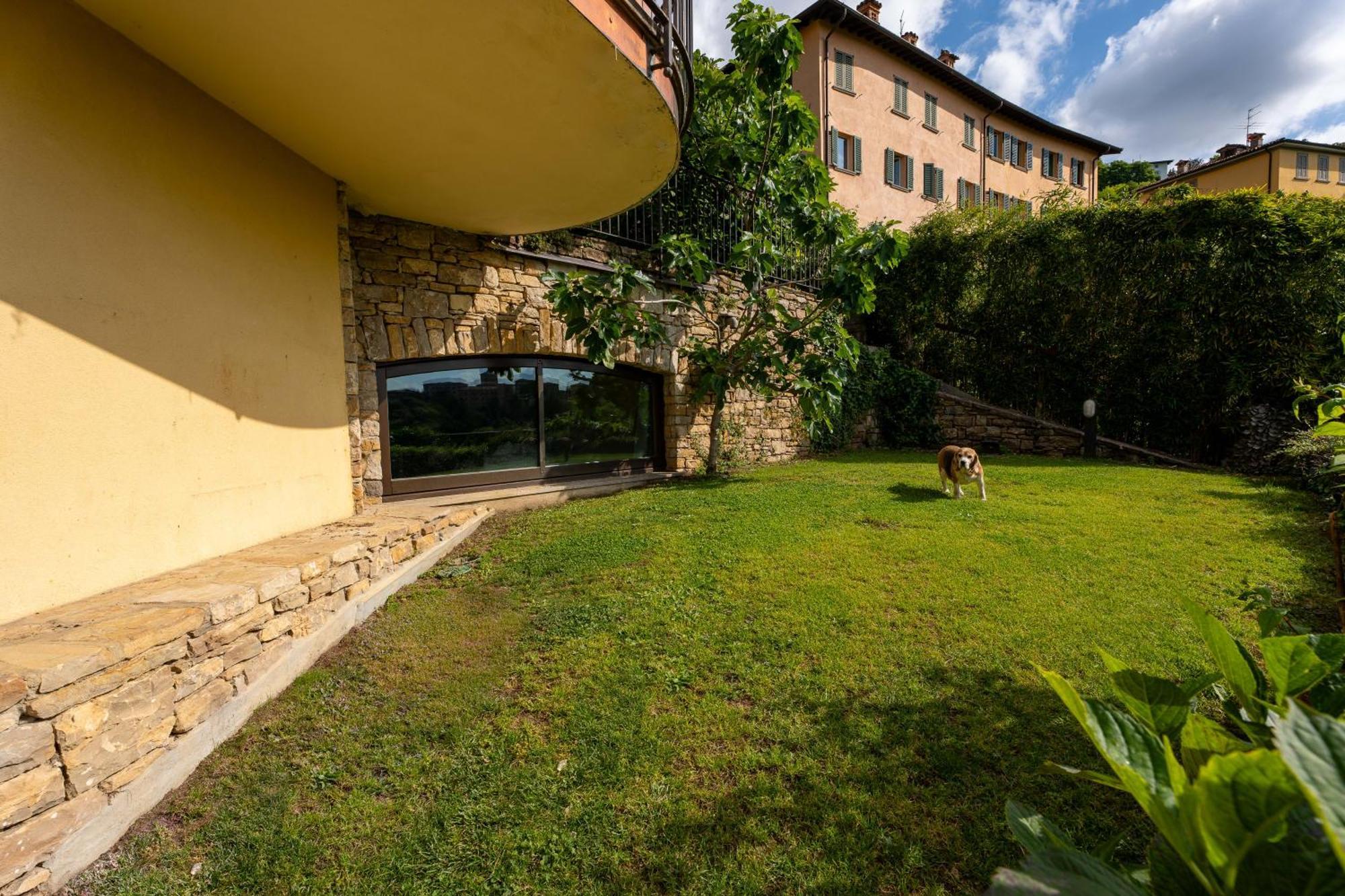 Apartments Vistallihouse Bergamo Exteriör bild