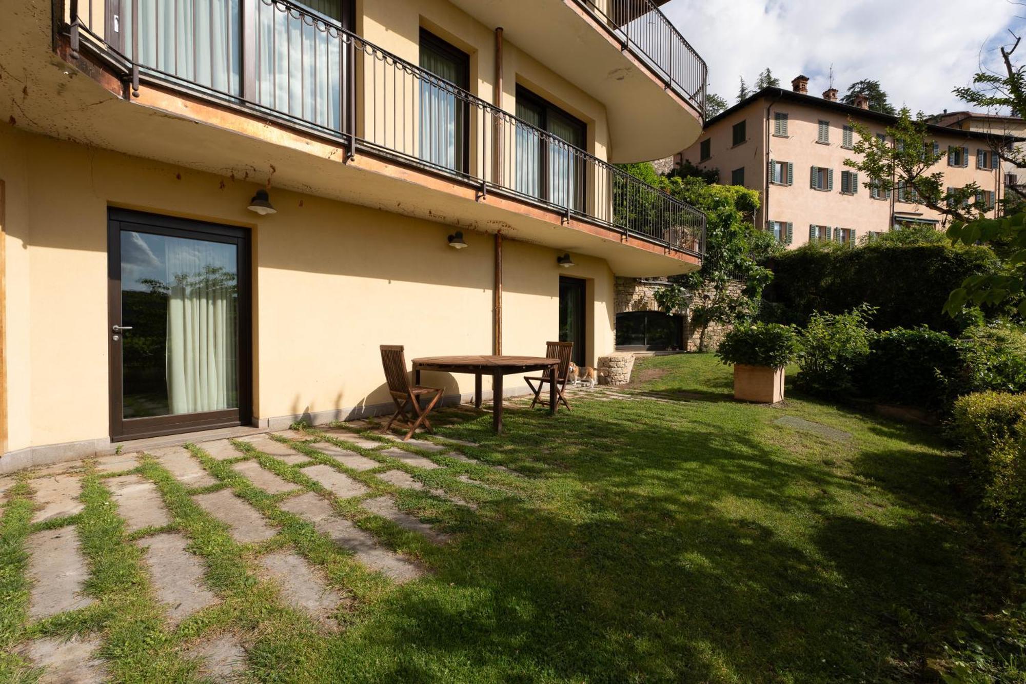 Apartments Vistallihouse Bergamo Exteriör bild